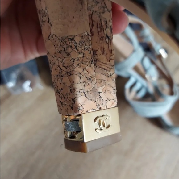 CHANEL Blue Suede Strappy Sandals Cork Heel With Gold Logo Size 38.5 - Picture 5 of 7